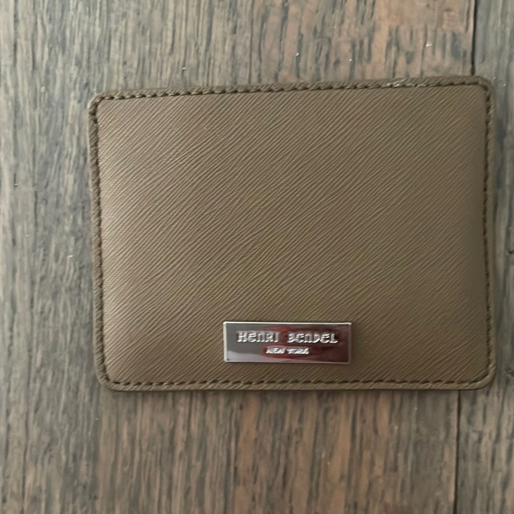 Henri Bendel light brown card case